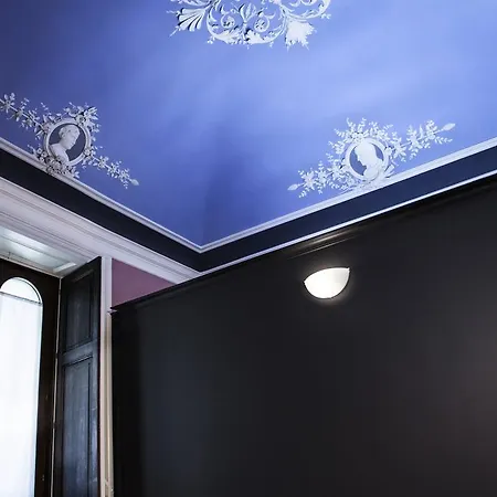 Art Fashion House Luxury Bed & Breakfast